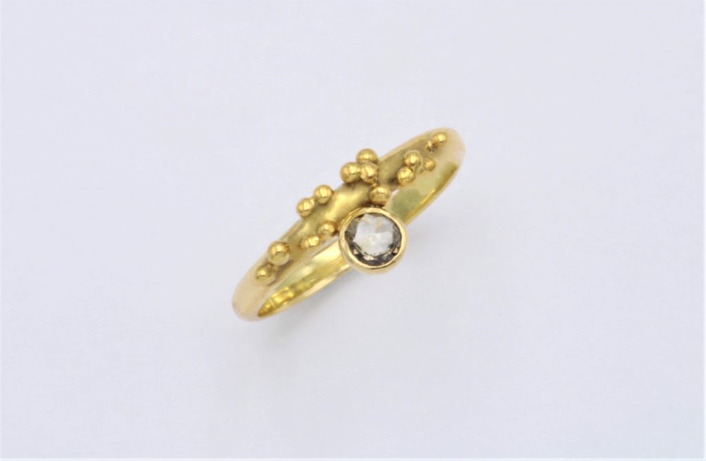 “Morning dew” Ring, gold, diamond