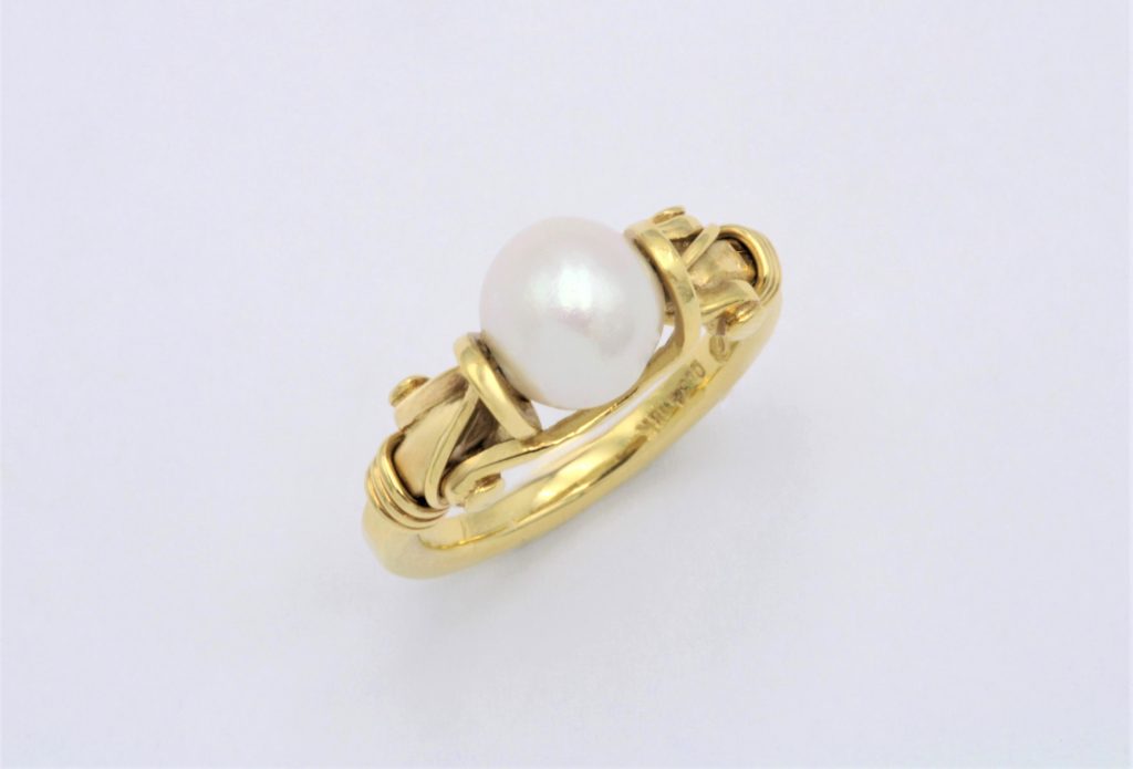 “11th century museum copy” Ring, gold, pearl