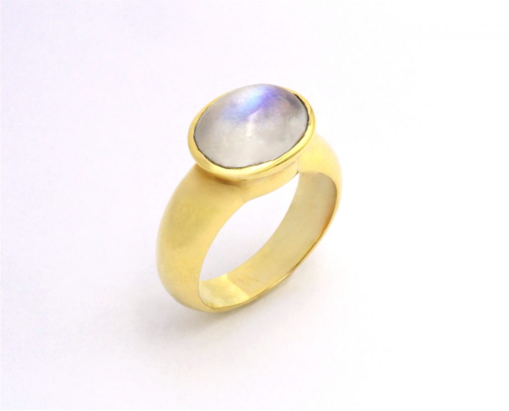 “Medieval” Ring, gold, moonstone