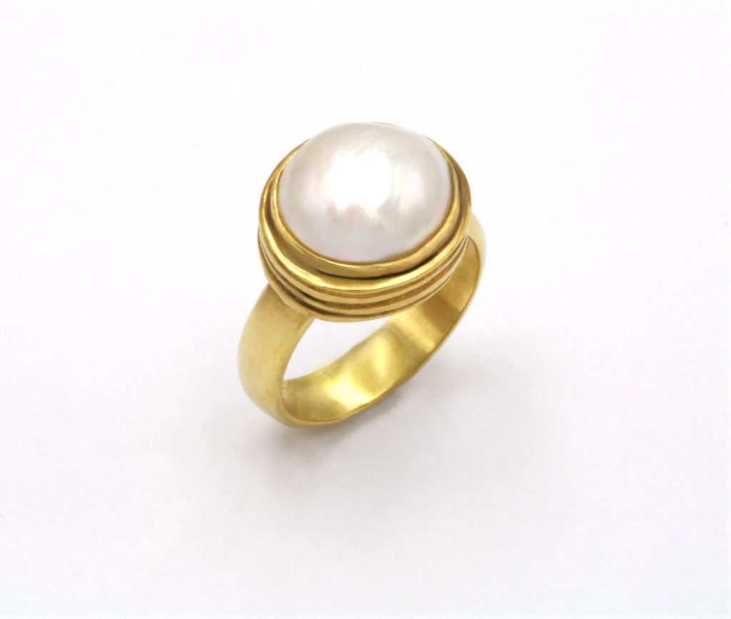 “Cochlea Ι” Ring, gold, pearl