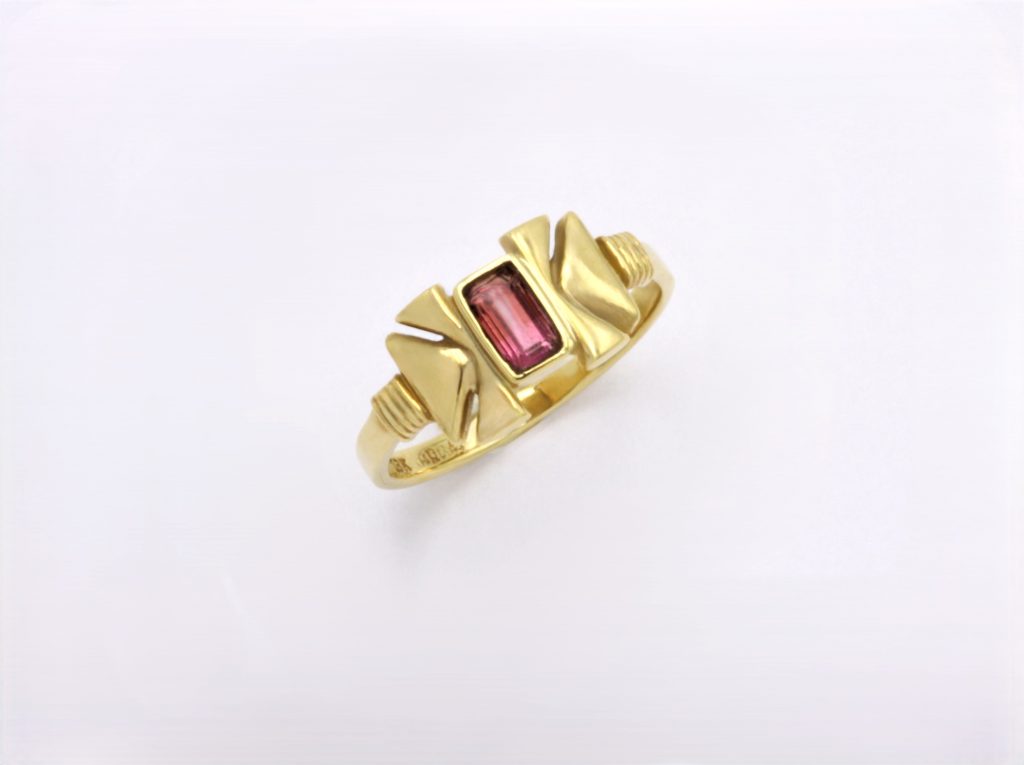 “Pasifae” Ring, gold, tourmaline