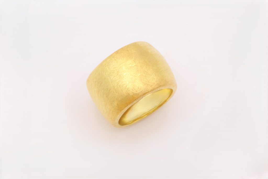 “As simple as it gets..I” Ring, silver, yellow, matt