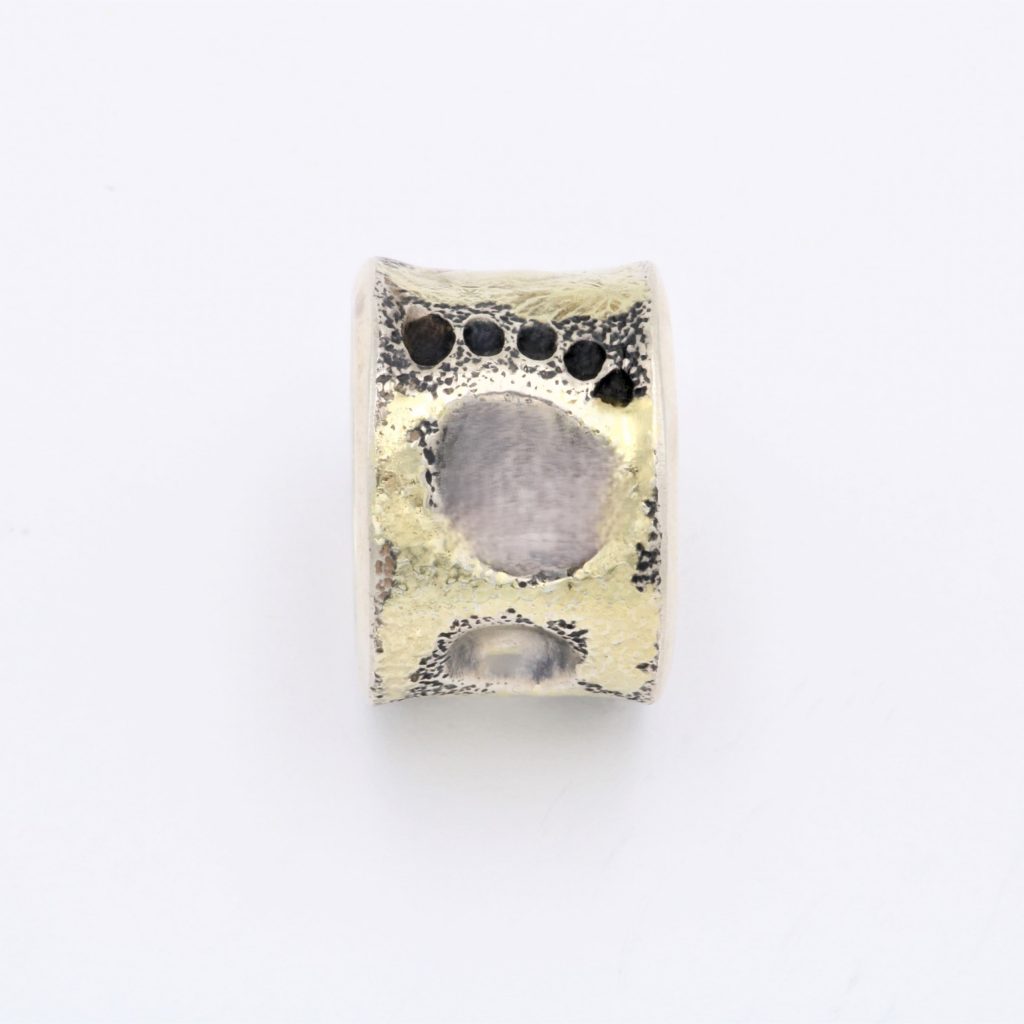 “Walkin`on wet sand” Ring, silver and gold