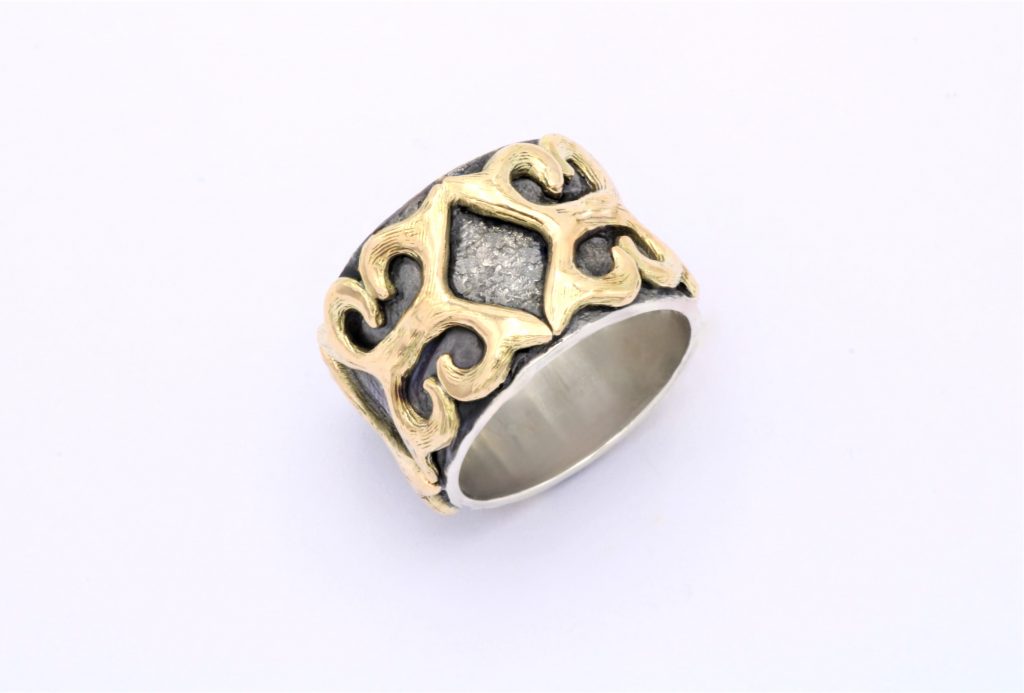 “Byzantine band I” Ring, silver and gold