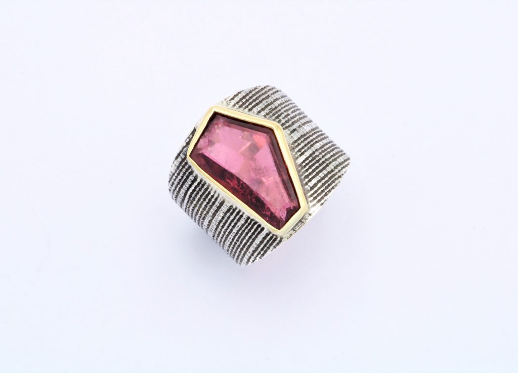 “Tourmaline on canvas” Ring, silver and gold, tourmaline