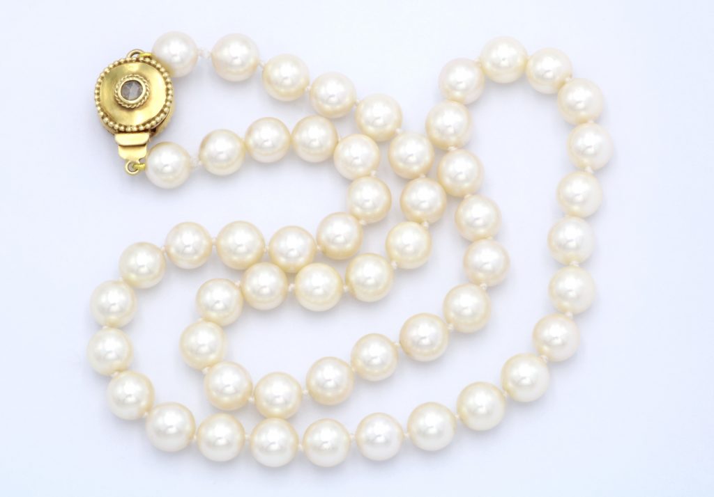 “Pearls in chic” Κολιέ χρυσό με μαργαριτάρια