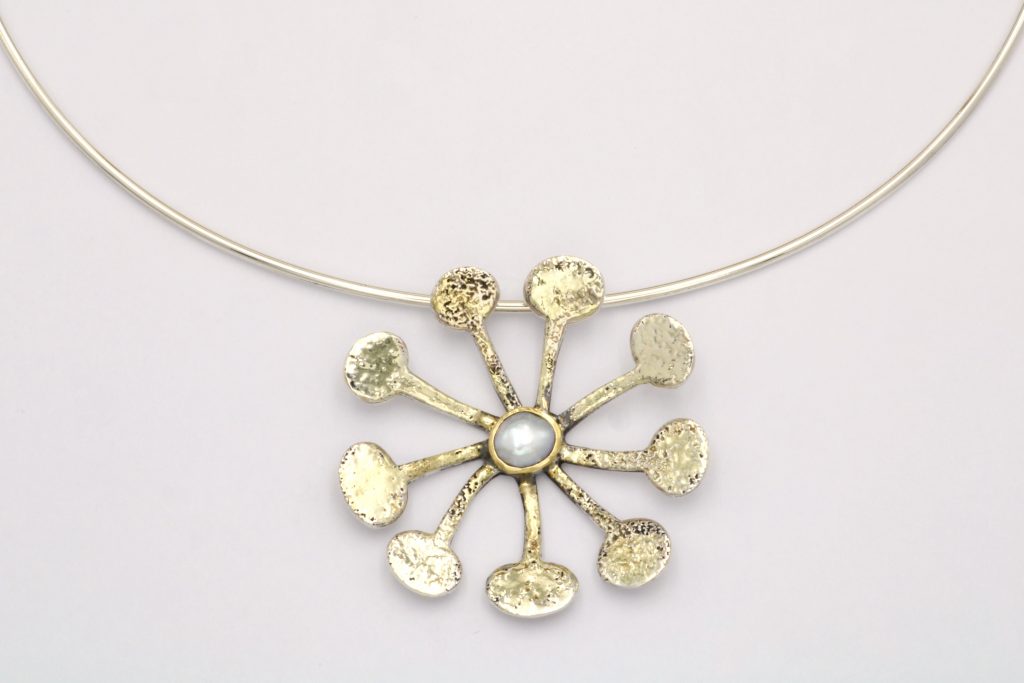 “Anemone” Pendant silver and gold, pearl
