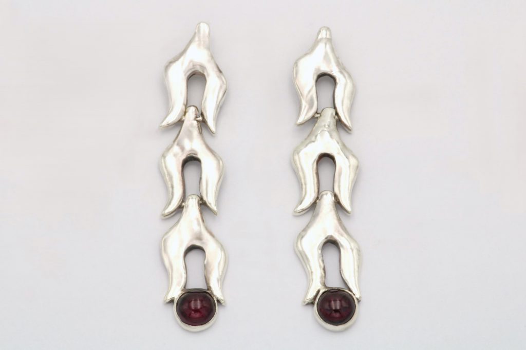 “Capricorn” Earrings silver, garnet